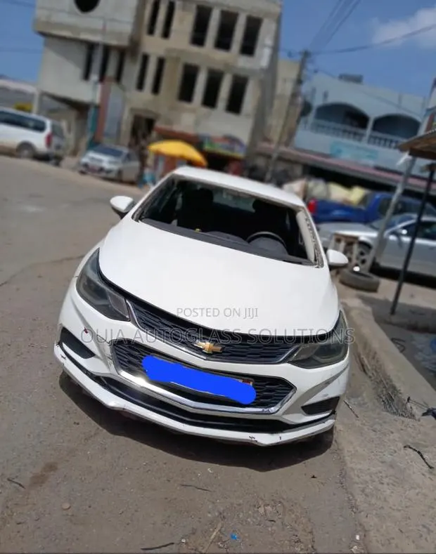 2018 Chevrolet Cruze Windscreen Available · Photo 1