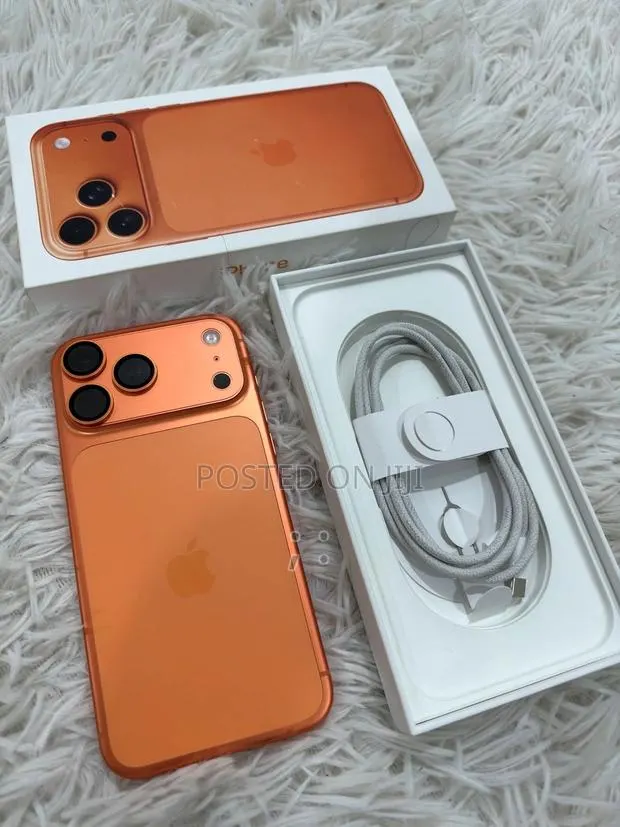 Apple iPhone 17 Pro Max 512 GB Orange · Photo 1
