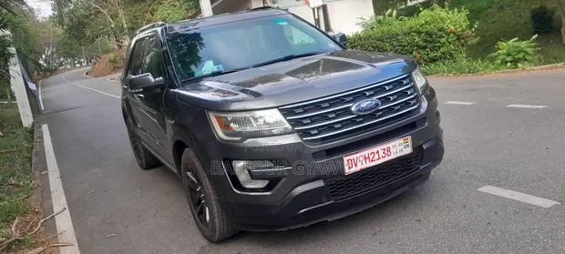 Ford Explorer 2016 Gray · Photo 1