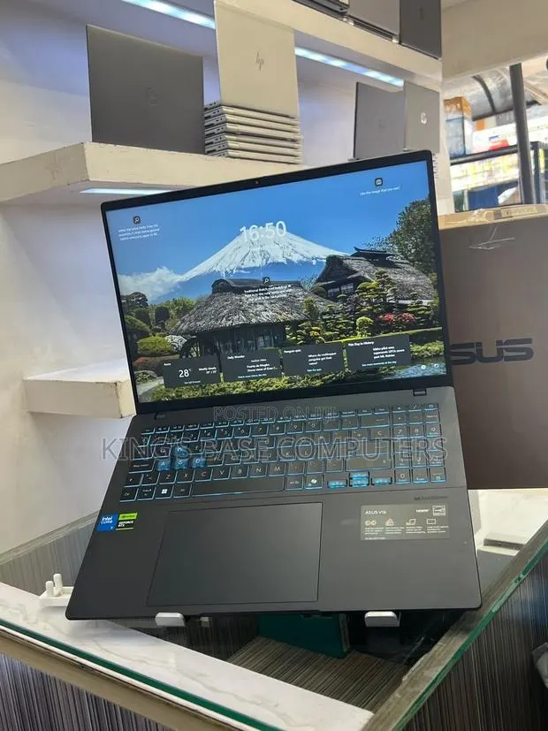 New Laptop Asus Vivobook 16 16GB Intel Core 5 SSD 512GB · Photo 1
