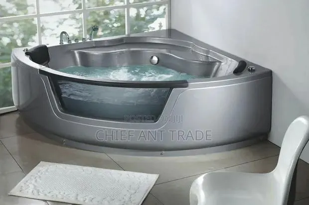 Ash Jacuzzi Bath 3 Seater 872b · Photo 1