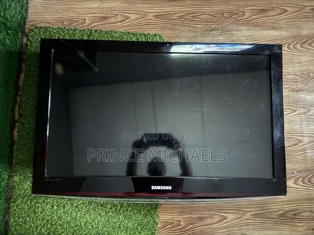 Samsung 32 Inches Tv With Free Decoder · Photo 1