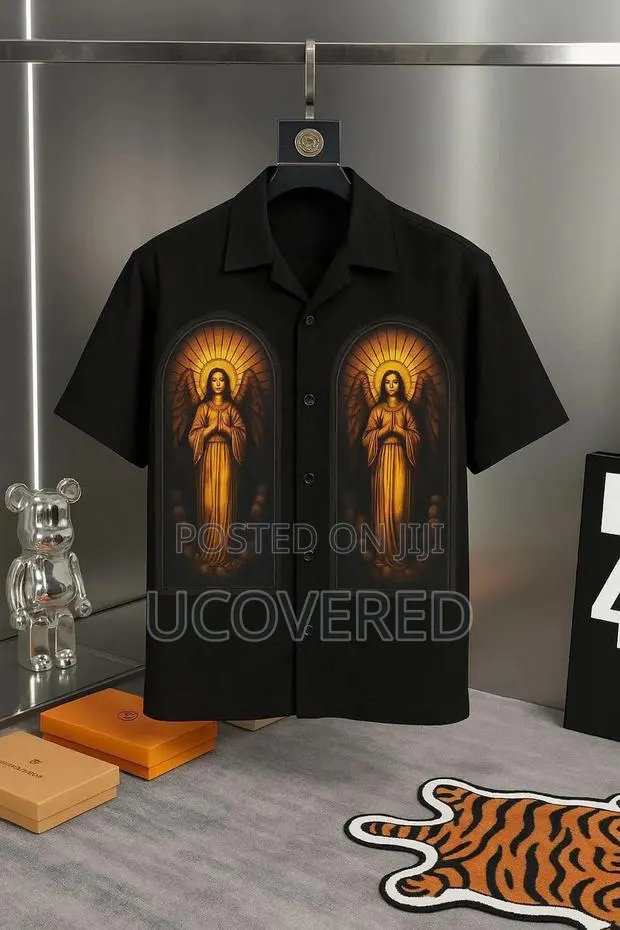 Black Short-Sleeve Button-Up Shirt · Photo 1