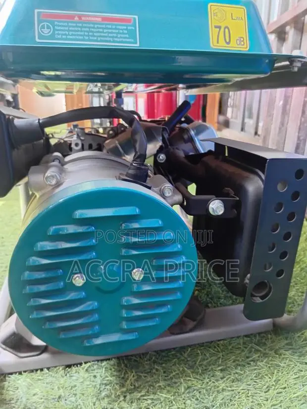 TOTAL TP115005 1200W Maximum Power Generator · Photo 1
