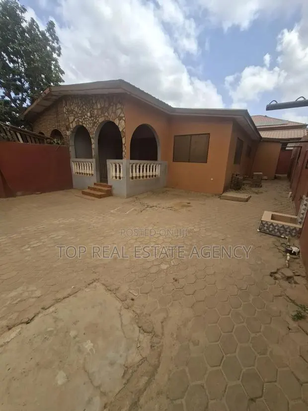 Two Bedrooms Office Space at Dome K. Boat for Rent