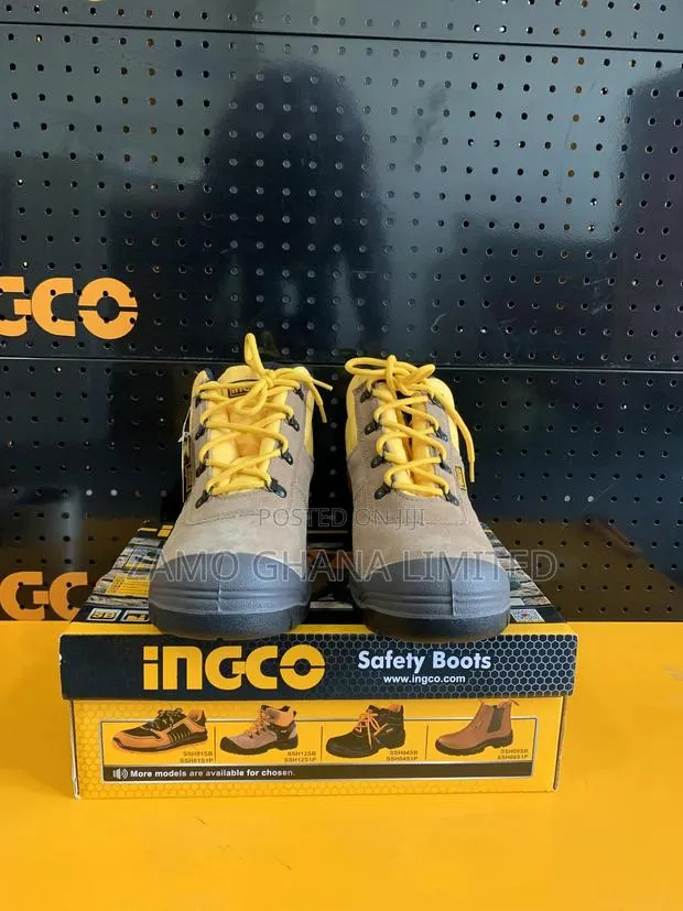 Safety Boots (Sizes 41/42/43/44) - Ssh02sb.41 · Photo 1