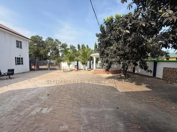 19-Bedroom Fully Furnished Hospital for Sale · Photo 3