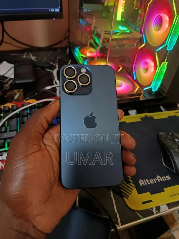 Apple iPhone 15 Pro Max 256 GB Blue · Photo 1