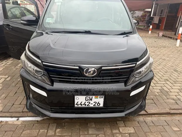 Toyota Voxy V 4WD 8-Seater 2016 Black