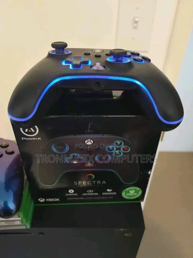 Xbox One X Black · Photo 1