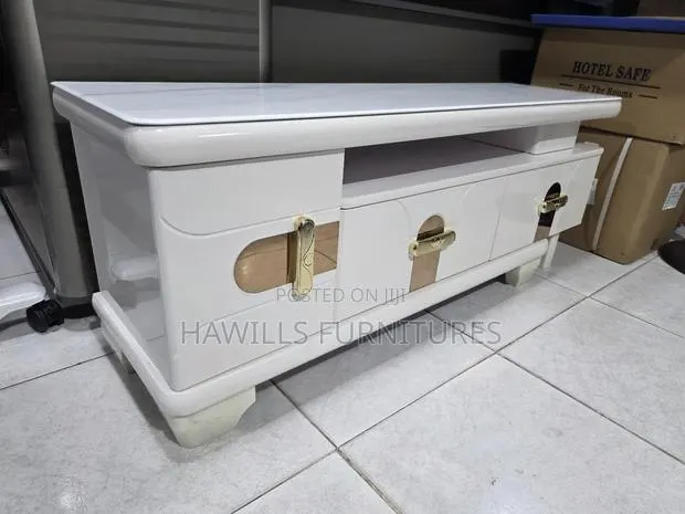 White Tv Stand or Cabinet · Photo 1