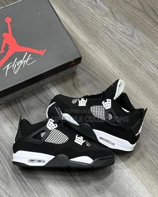 Jordan Four Sneakers · Photo 1