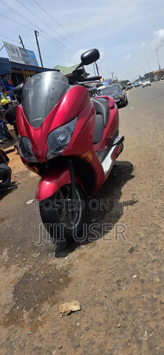 Honda Forza 2017 Red · Photo 1