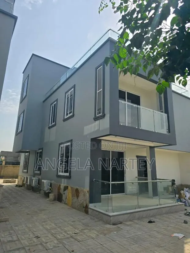 5bdrm House in Community 25 for rent · Photo 1