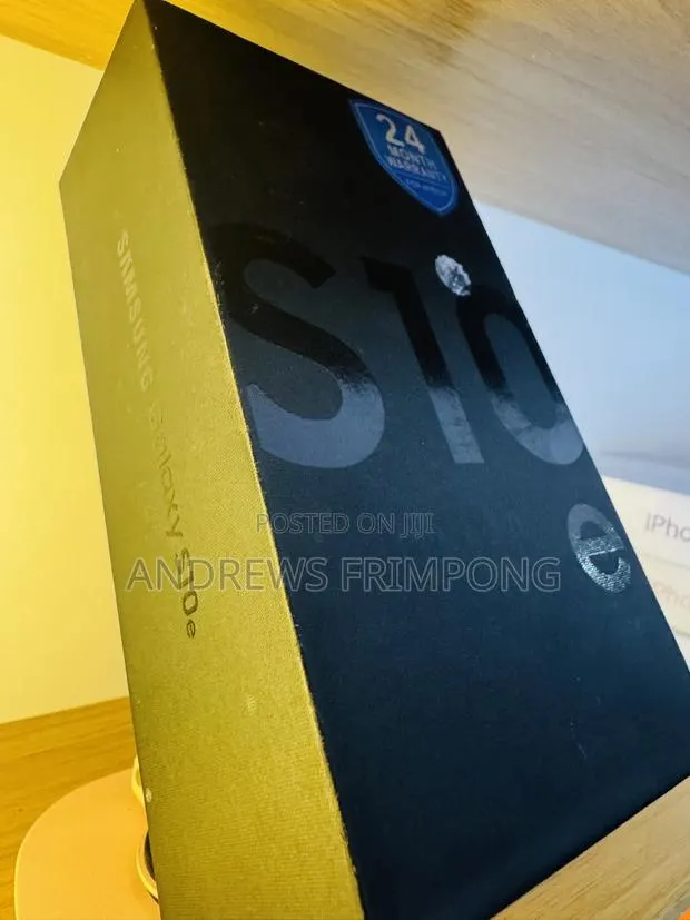 New Samsung Galaxy S10e 128 GB Black · Photo 1