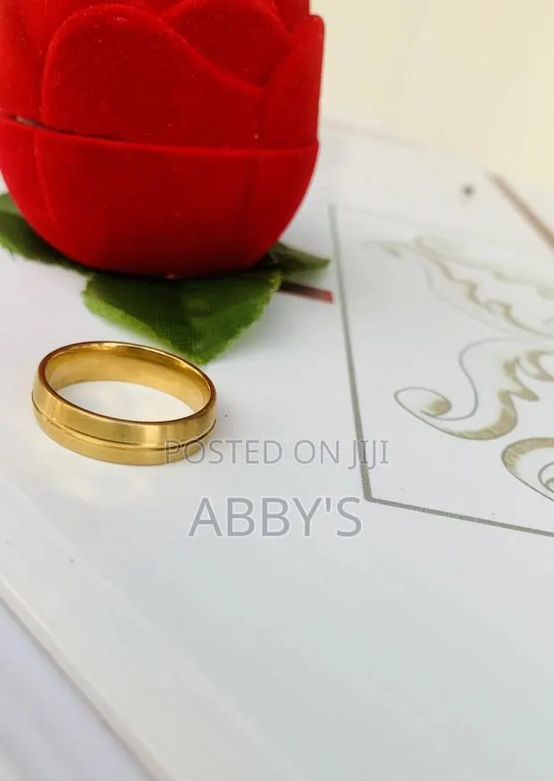 Quality Non Tarnish Unisex Ring · Photo 1