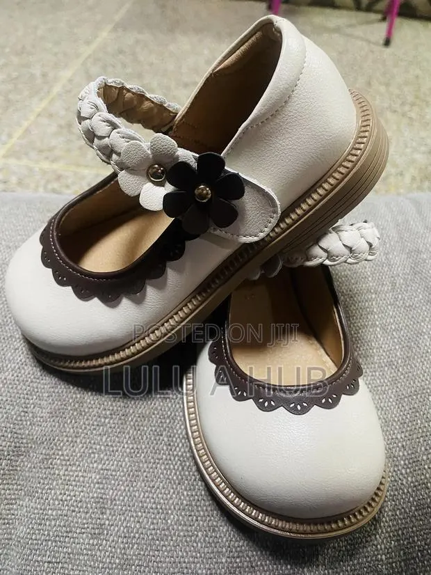 Kids Leather Shoes · Photo 3
