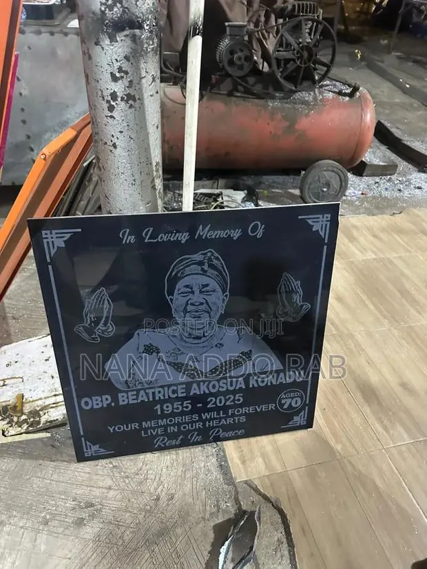 Engraved Memorial Plaque / Tombstone Marker / Cemetery Works · Photo 2