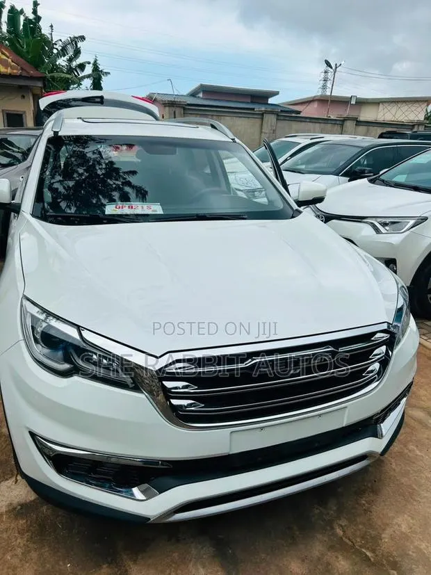 Jetour X70 1.5 7-Seater FWD 2018 White · Photo 1