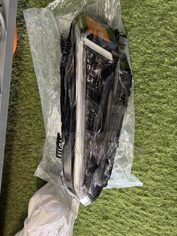 Honda Civic 2022,2023,2024,2025, Headlight Available · Photo 1