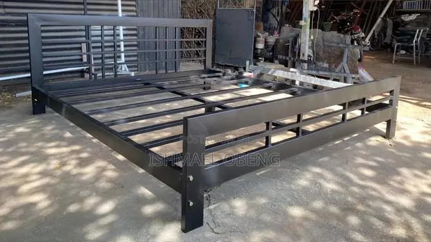 Metal Beds · Photo 1