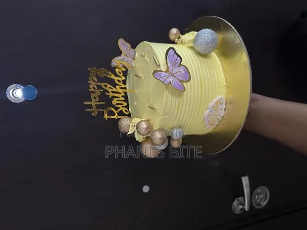 Yellow Cake · Photo 1