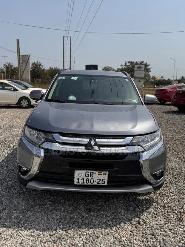 Mitsubishi Outlander SEL AWC 2016 Silver · Photo 1