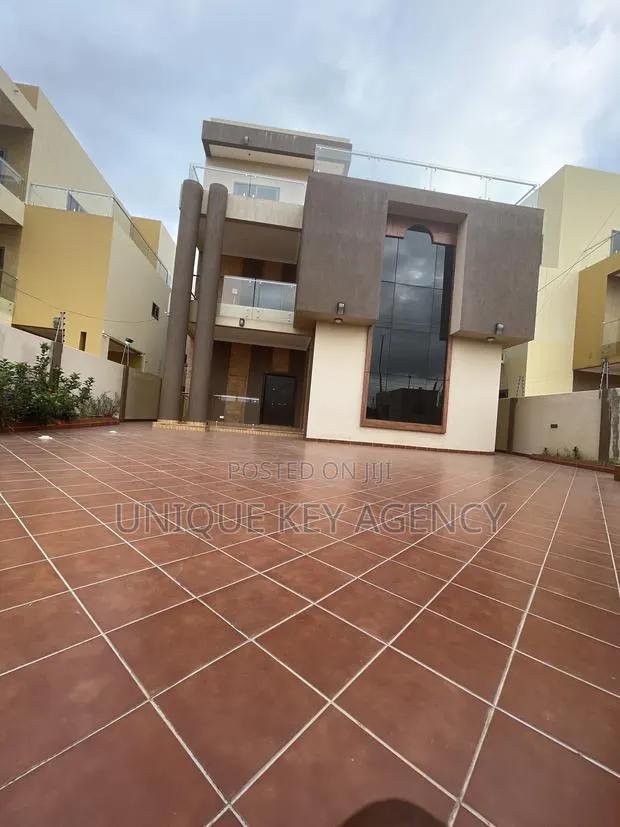 5bdrm House in Unique Key Agency, East Legon for rent · Photo 1