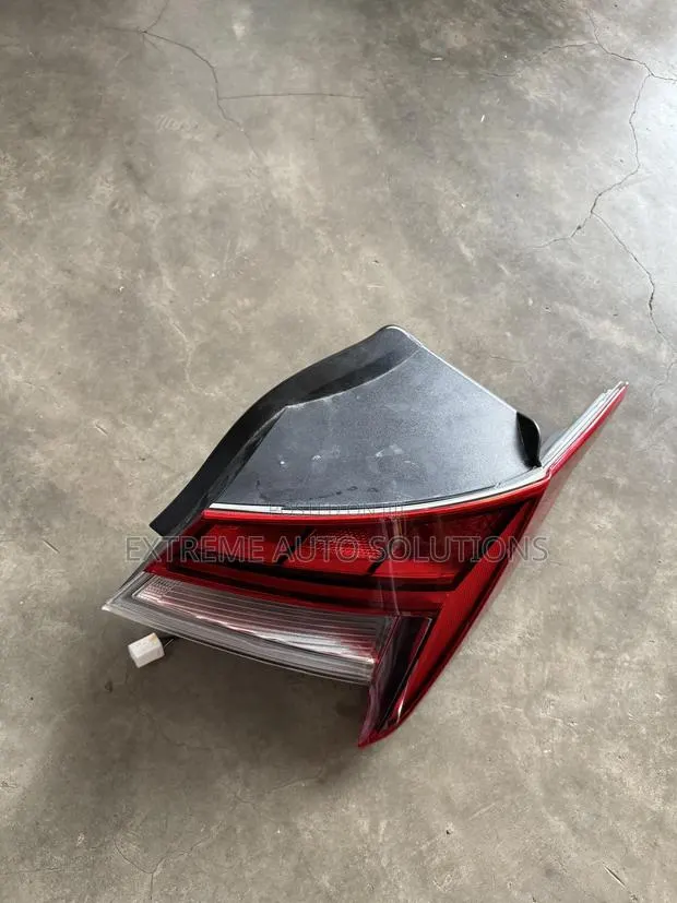 21 22 23 2021-2023 Hyundai Elantra Taillight Tail Lamp OEM · Photo 1