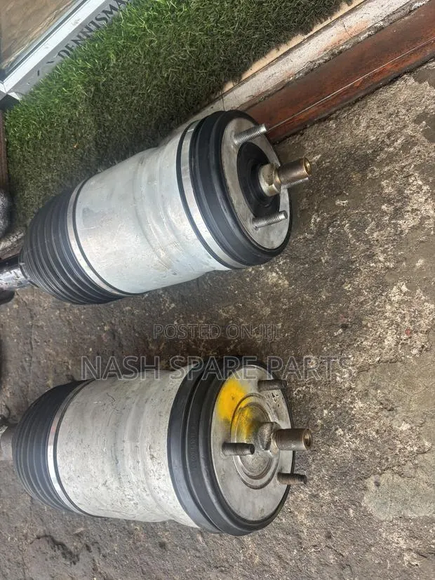 Dodge Ram Air Suspension Front and Back · Photo 1