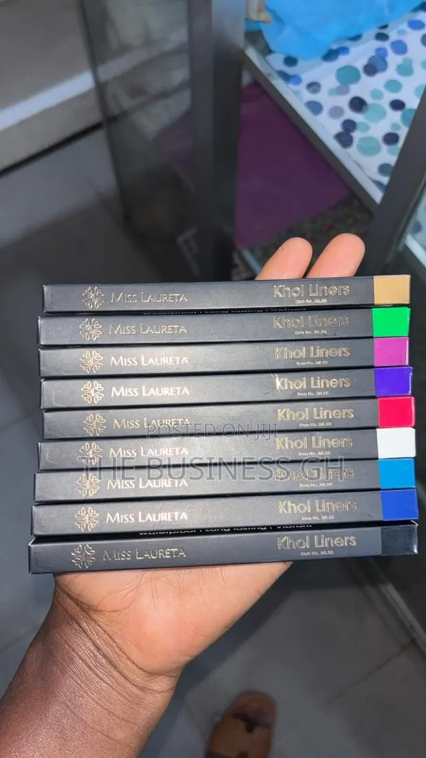 Miss Lauretta Khol Liners · Photo 1