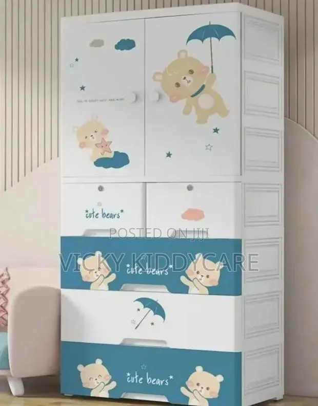 Kids Wardrobe With Hanging Rack and 4 Drawer Design · Photo 1