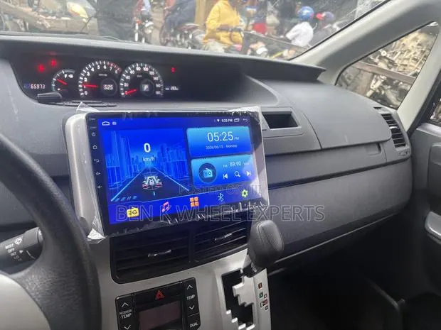 Android Screen Toyota Voxy · Photo 1