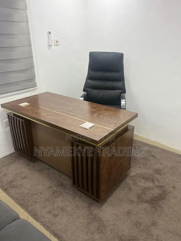 Executive Office Desk · Photo 1