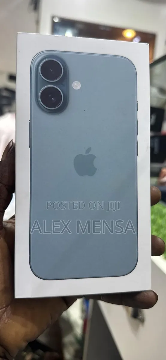 New Apple iPhone 16 128 GB Blue · Photo 1