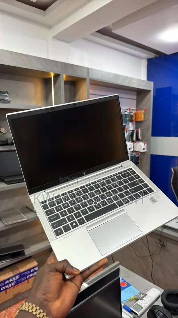 Laptop HP EliteBook 840 G7 16GB Intel Core I7 SSD 256GB · Photo 1