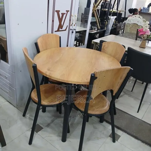 Wooden Dinning Set · Photo 1