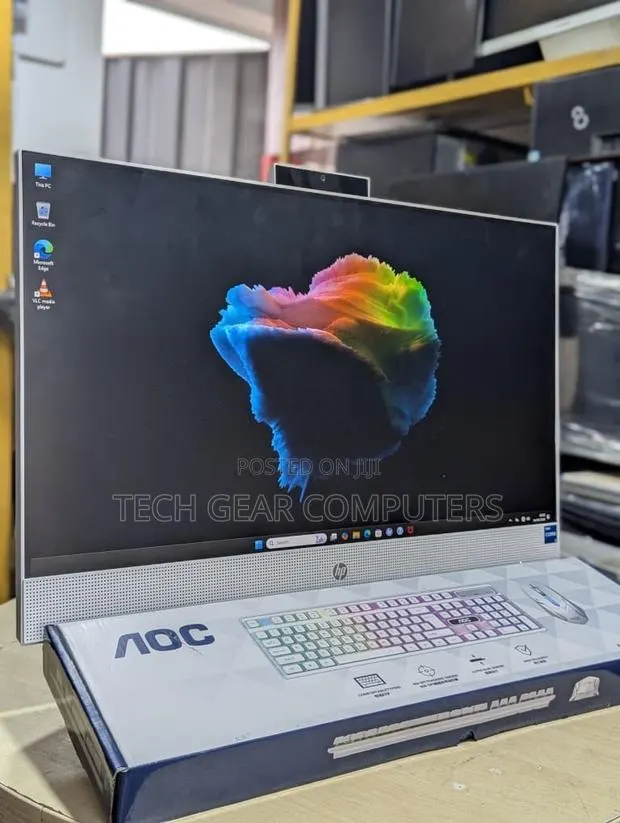 Desktop Computer HP 200 G4 All-in-One 16GB Intel Core i5 SSD 512GB · Photo 1