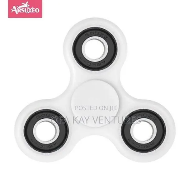 White Fidget Spinner · Photo 1