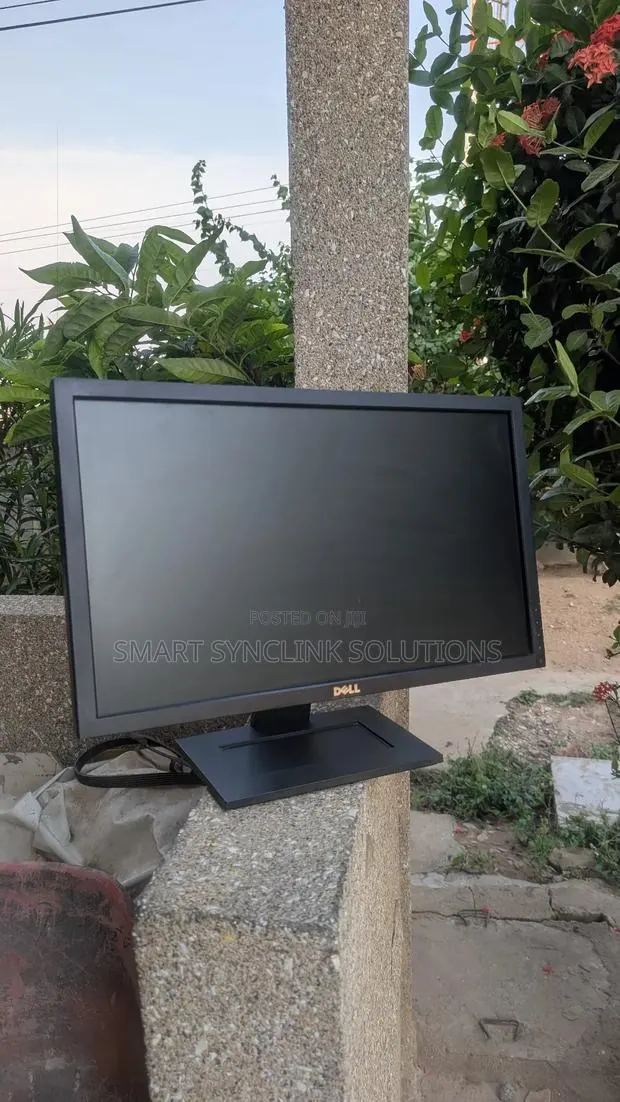 23" Dell Monitor · Photo 1