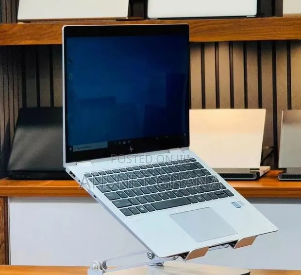 New Laptop HP EliteBook 1040 8GB Intel Core i5 SSD 256GB · Photo 1