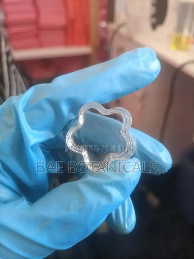 Flower Shaped Lip Balm Jar (5 Grams) · Photo 1
