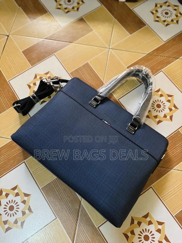 Premium Leather Executive Unisex 15.6 Inches Laptop Bag. · Photo 1