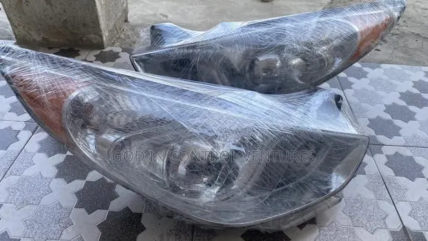 Hyundai Sonato 2012 Hybrid Headlight · Photo 1
