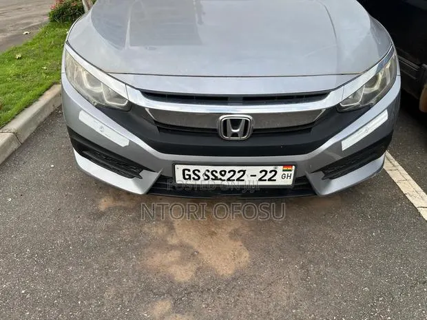 Honda Civic EX 4dr Hatchback (1.5L 4cyl) 2017 Gray · Photo 1