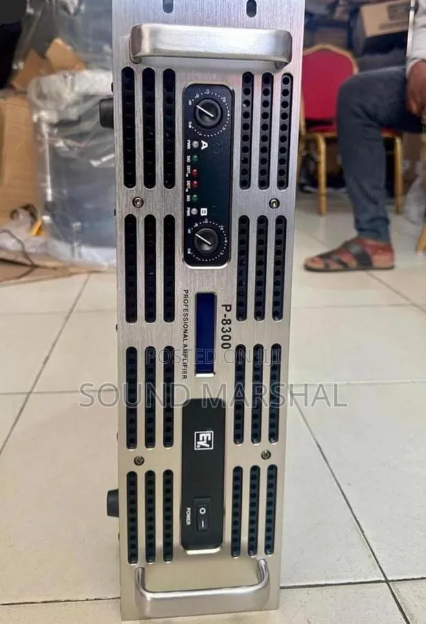 Ev 8300 Amplifier · Photo 1