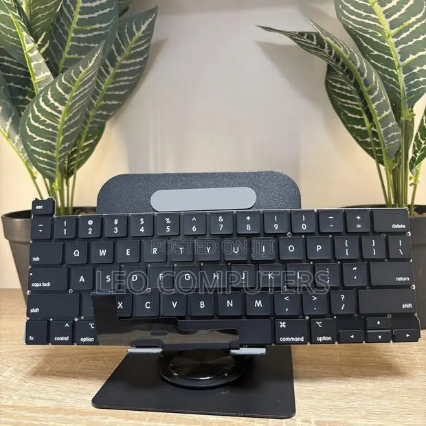 MacBook Pro 13-Inch A2289 Keyboard – 2020 · Photo 1