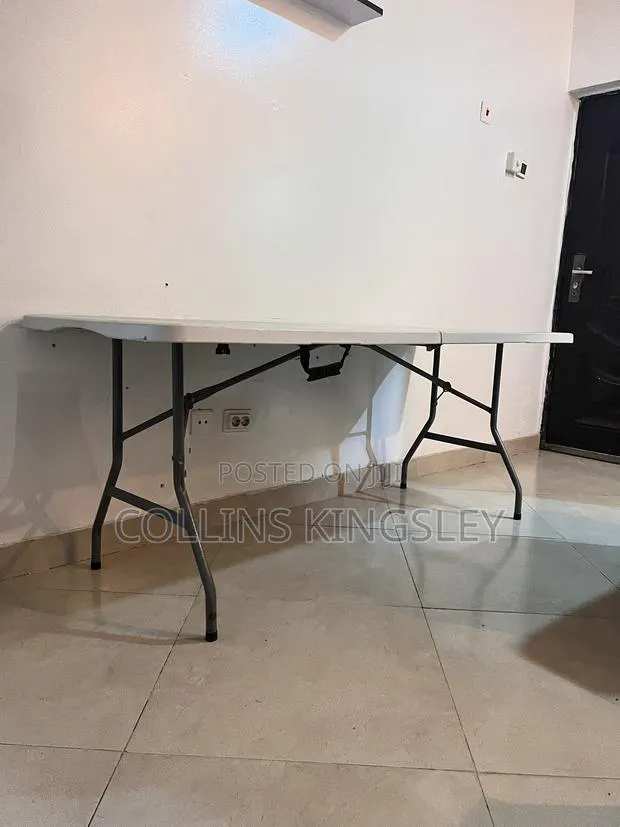 Foldable Table · Photo 1