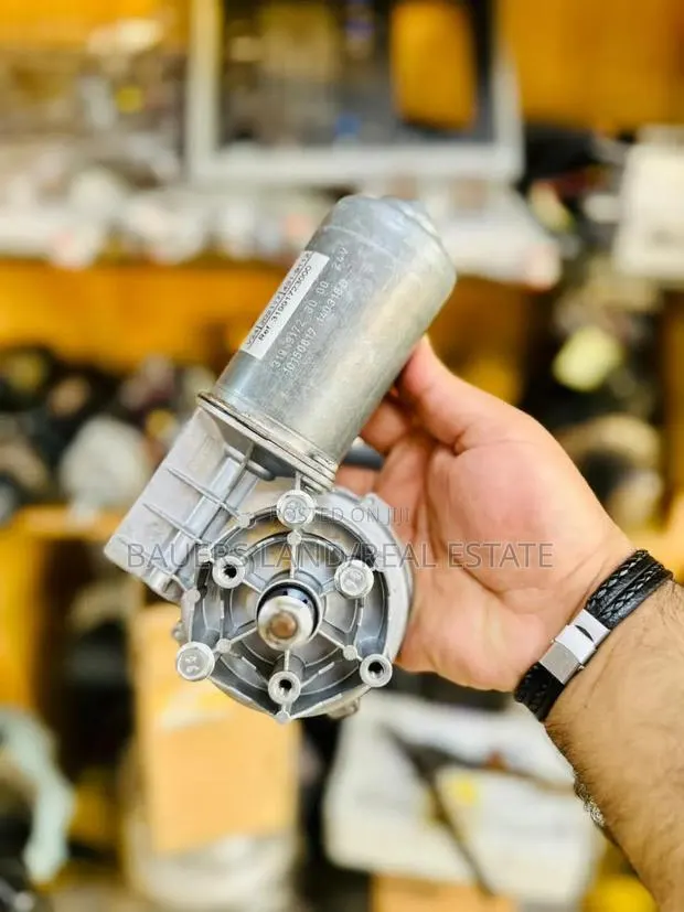 Wheel Loader
 Window Wiper Motor · Photo 1