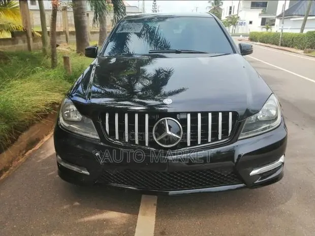Mercedes-Benz C250 2014 Black · Photo 1